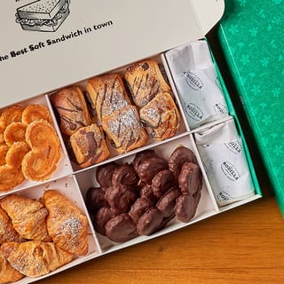 Sweets Treats (Tray of 27 Units)