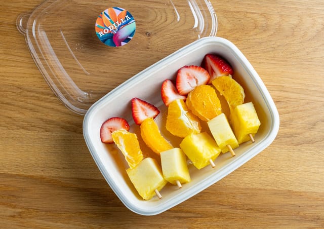 Fruit Skewers (10 Units) - Seasonal Selection.