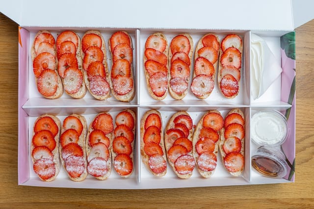 French Toasts (Tray of 16 Units).