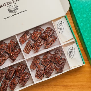 Mini Brownies (Tray of 24 Units)