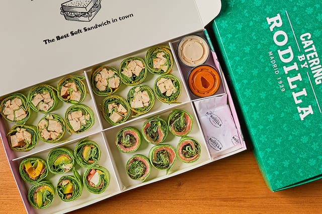 Chicken Chipotle & Smoked Salmon Wrap Slices (Tray of 24 Units).