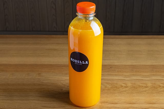 Freshly Squeezed Orange Juice (33 oz).